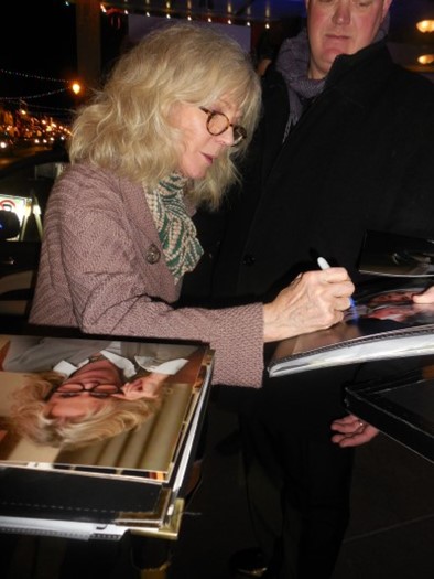 Blythe Danner autograph
