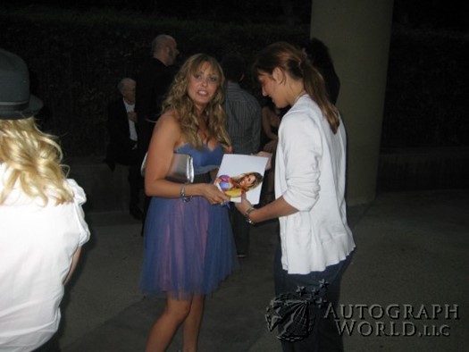 Bobbi Sue Luther autograph