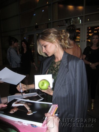 Bojana  Novakovic autograph