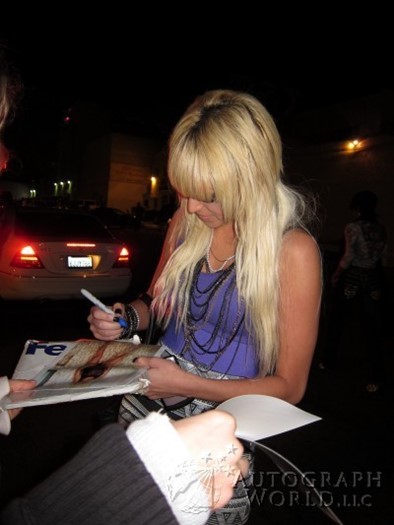 Breanne Benson autograph