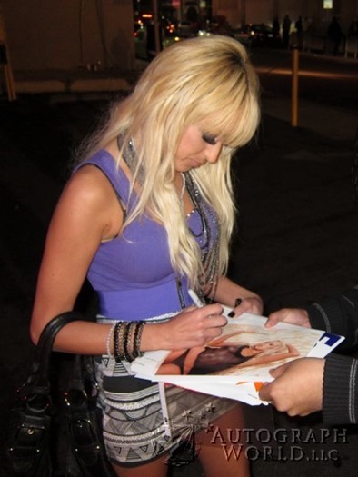 Breanne Benson autograph