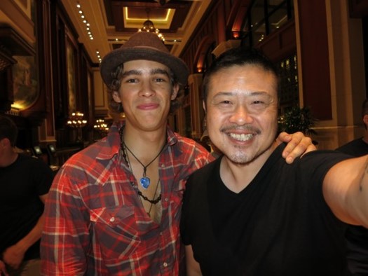 Brenton Thwaites autograph