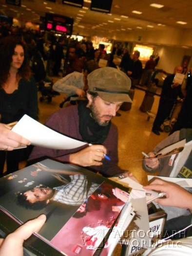 Bret McKenzie autograph