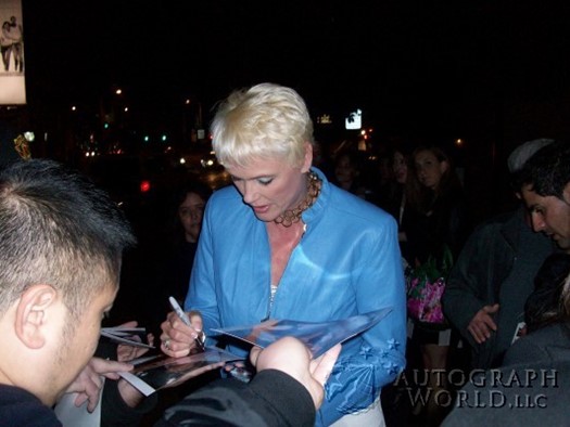 Brigitte Nielsen autograph