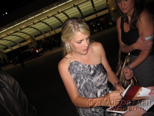 Busy Philipps autograph