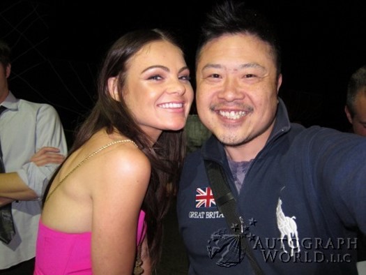 Caitlin Crosby autograph