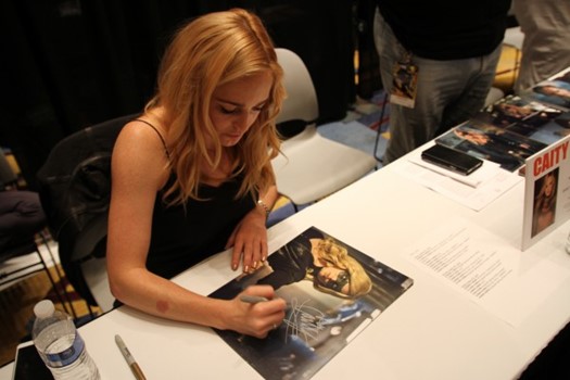 Caity Lotz autograph