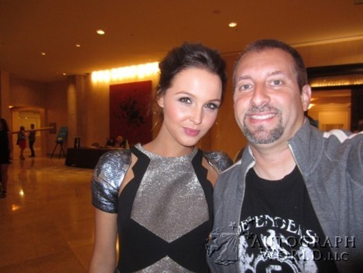 Camilla Luddington autograph