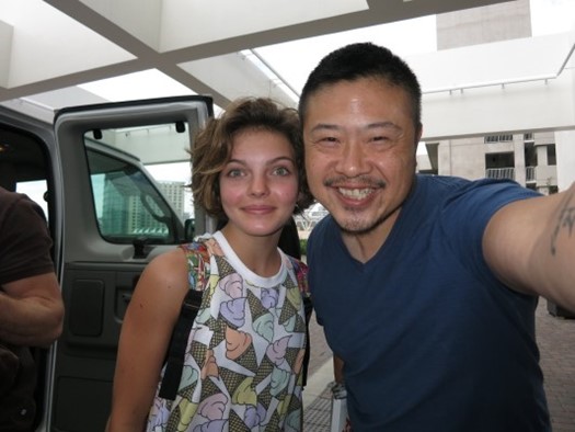 Camren Bicondova autograph