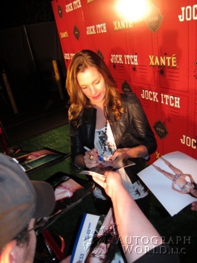 Carly Craig autograph