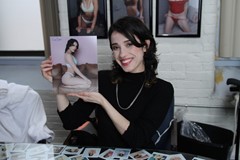 signing photo