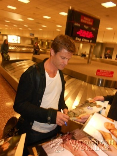 Casper Van Dien autograph