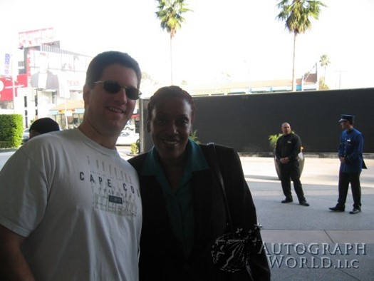 CCH Pounder autograph