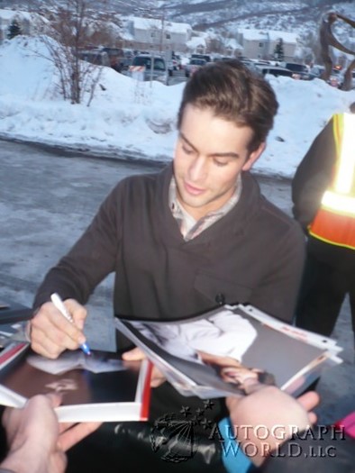 Chace Crawford autograph