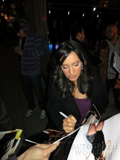 Charlene Amoia autograph