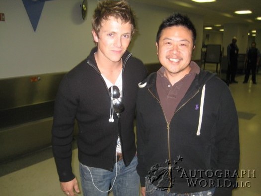 Charlie Bewley autograph