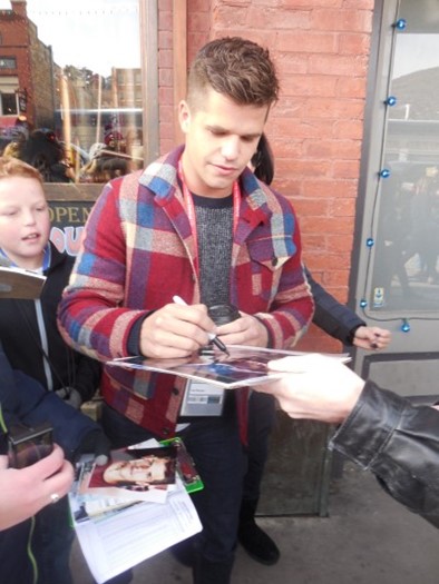 Charlie Carver autograph
