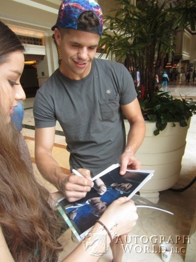 Charlie Carver autograph