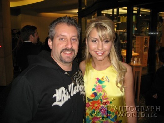 Chelsea Staub autograph