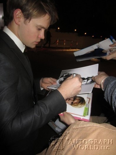 Chord Overstreet autograph
