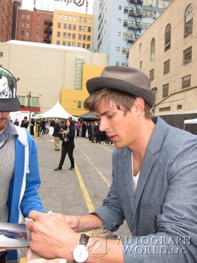 Chris Lowell autograph