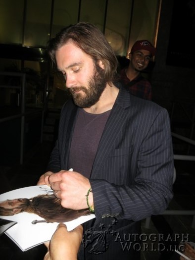 Clive Standen autograph