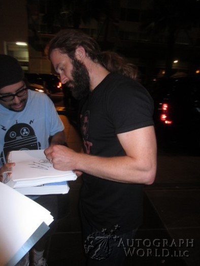 Clive Standen autograph