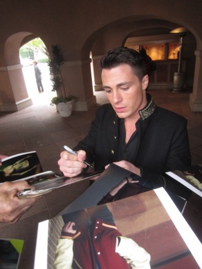 Colton Haynes autograph