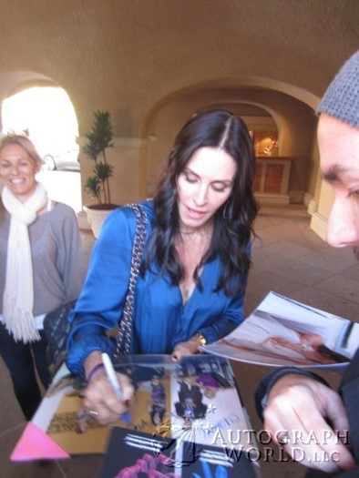 Courteney Cox autograph