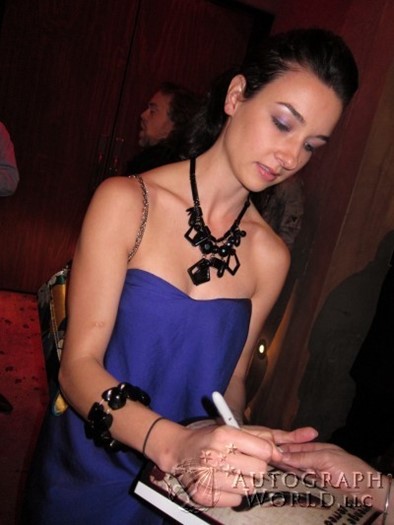 Courtney Palm autograph