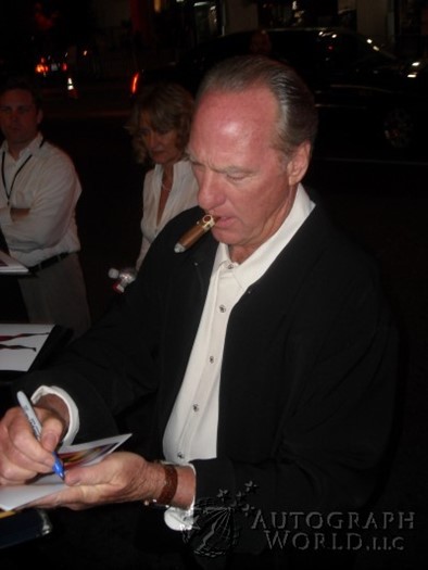 Craig T. Nelson autograph