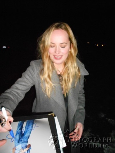 Dakota Johnson autograph