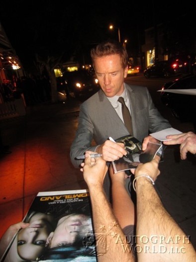 Damian Lewis autograph