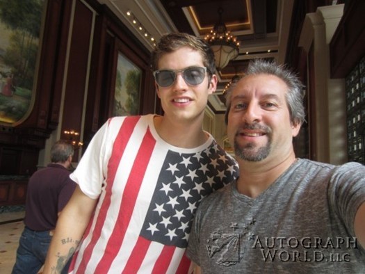 Daniel Sharman autograph