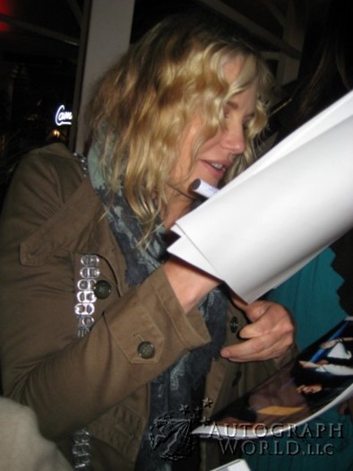 Daryl Hannah autograph
