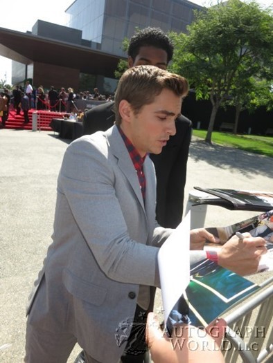 Dave Franco autograph