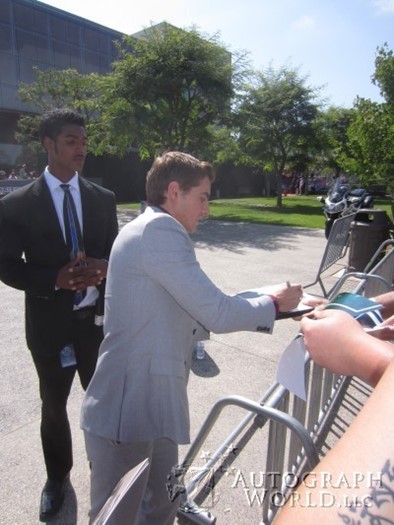 Dave Franco autograph