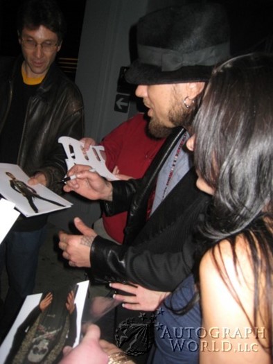 Dave Navarro autograph