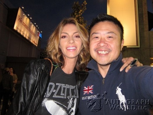 Dawn Olivieri autograph