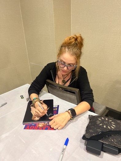 Dedee Pfeiffer autograph