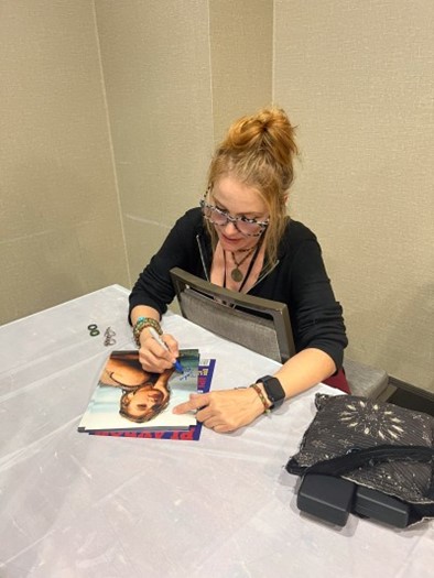 Dedee Pfeiffer autograph