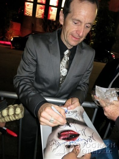 Denis O'Hare autograph
