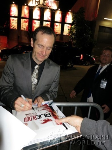 Denis O'Hare autograph