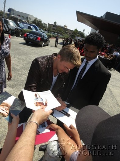Derek Hough autograph
