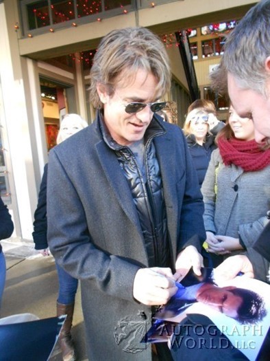 Dermot Mulroney autograph