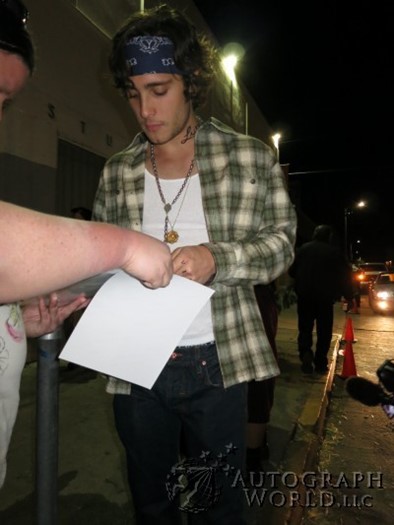 Diego Boneta autograph