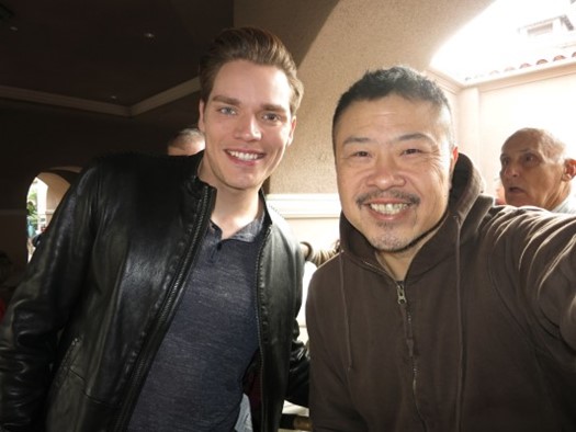 Dominic Sherwood autograph