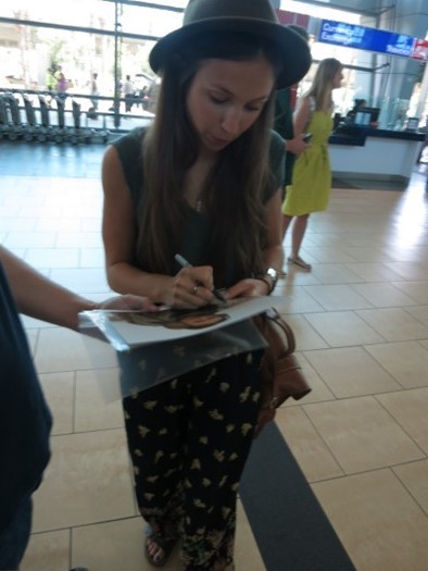 Dominique Provost-Chalkley autograph