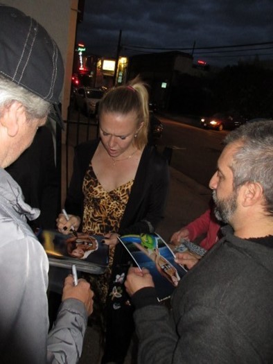 Dominique Swain autograph