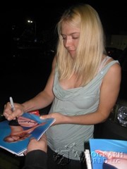 signing photo